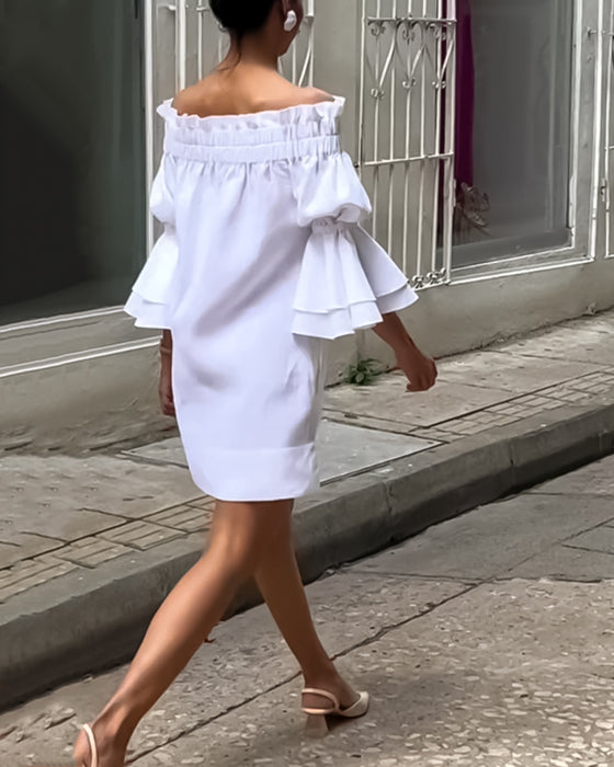 Robe asymétrique à manches évasées