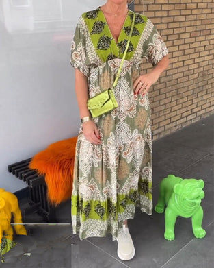 Robe décontractée à manches courtes et col en V imprimée