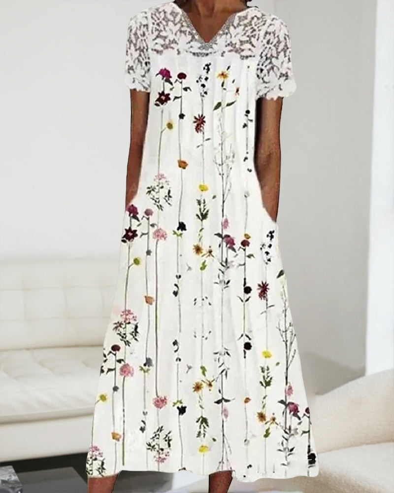 Robe fleurie avec manches en dentelle