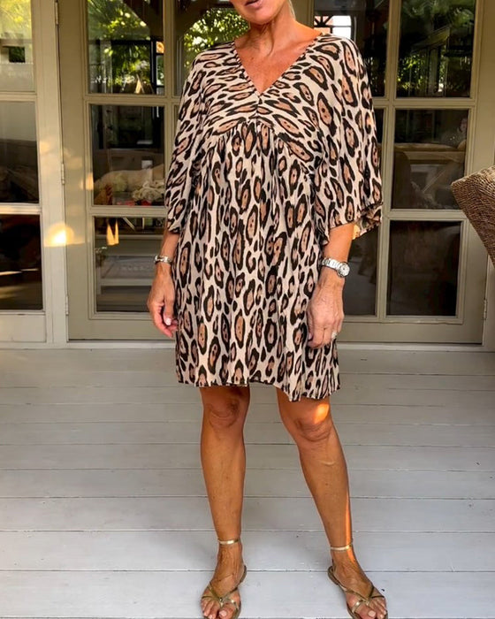 Robe léopard col V