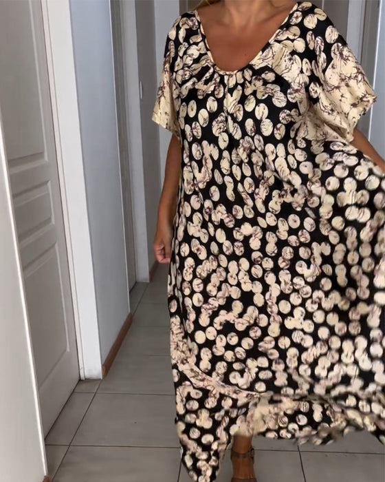 Robe imprimée à manches courtes et col en V