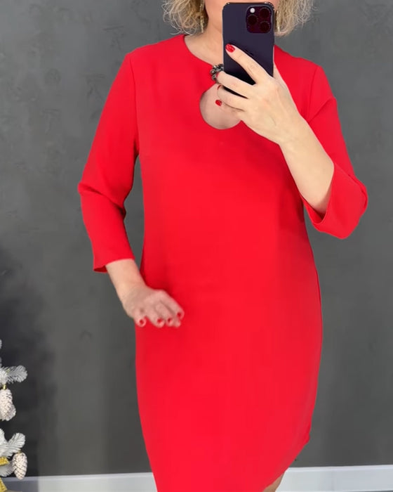 Robe élégante unie avec encolure ronde