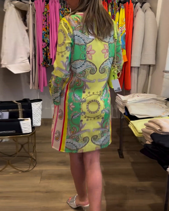 Robes avec blocs de couleurs et imprimés et coupe ample