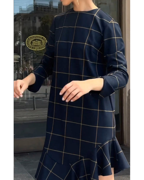 Robe vintage à carreaux avec encolure ronde