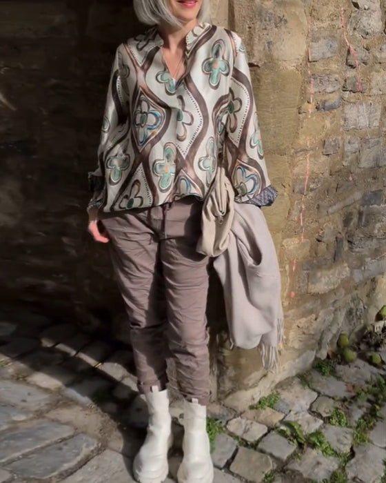 Blouse au style rétro et manches longues